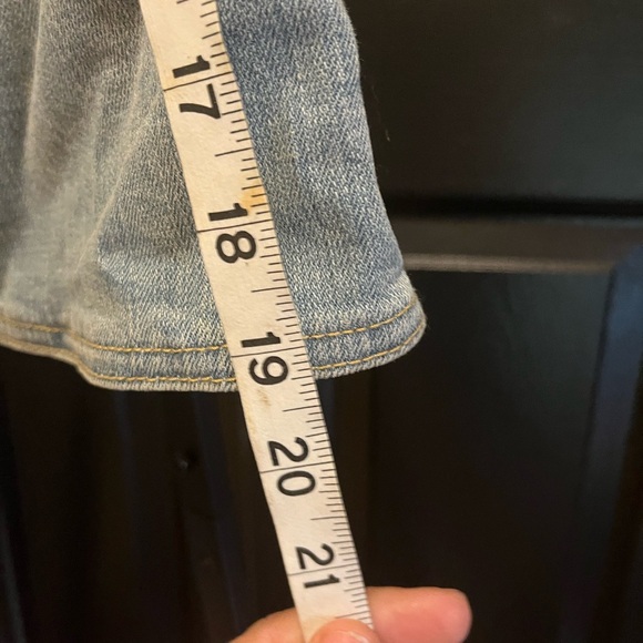 🆕 Anthropologie Denim Skirt Embroidered Flowers - Picture 10 of 12